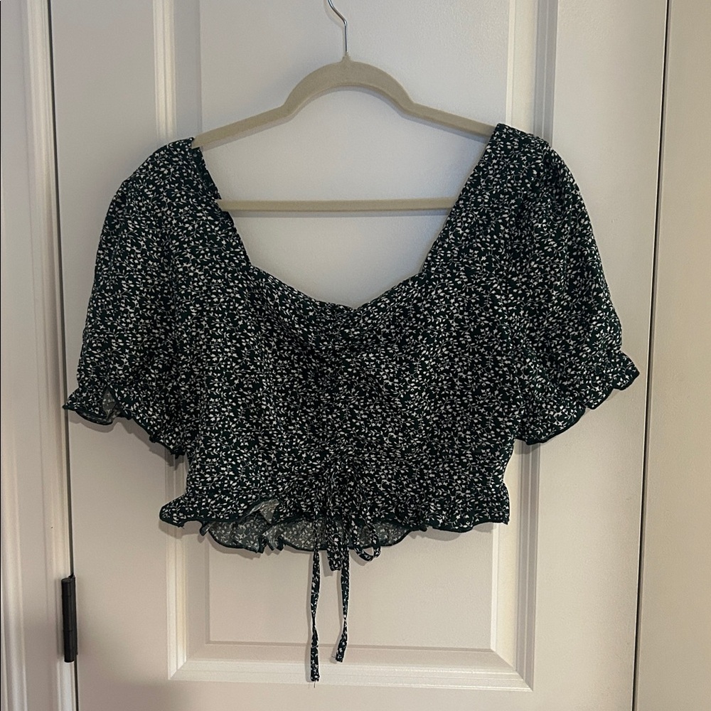 SHEIN Floral Puff Sleeve Crop Top